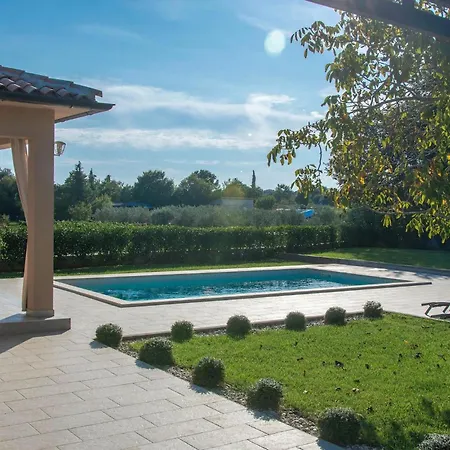 펜션 Mila 로비니