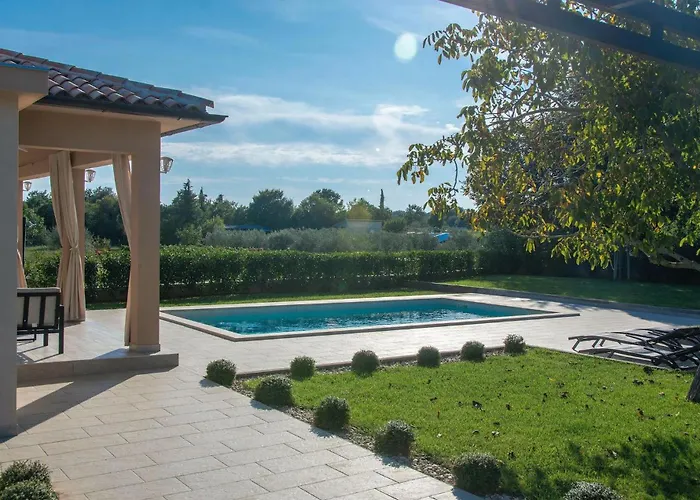 Дом отдыха Mila Ровинь